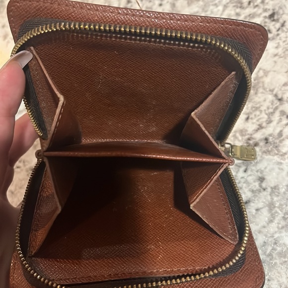 Louis Vuitton WALLET - Picture 6 of 7